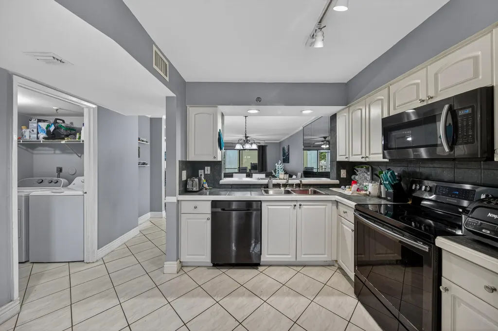 2200 S Cypress Bend Drive Pompano Beach FL 33069