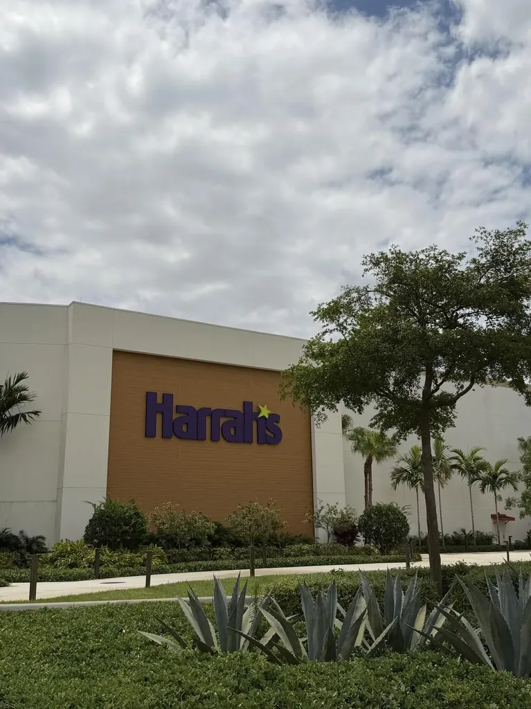 2200 S Cypress Bend Drive Pompano Beach FL 33069