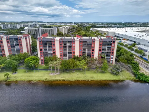 2200 S Cypress Bend Drive Pompano Beach FL 33069