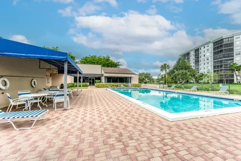 2200 S Cypress Bend Drive Pompano Beach FL 33069