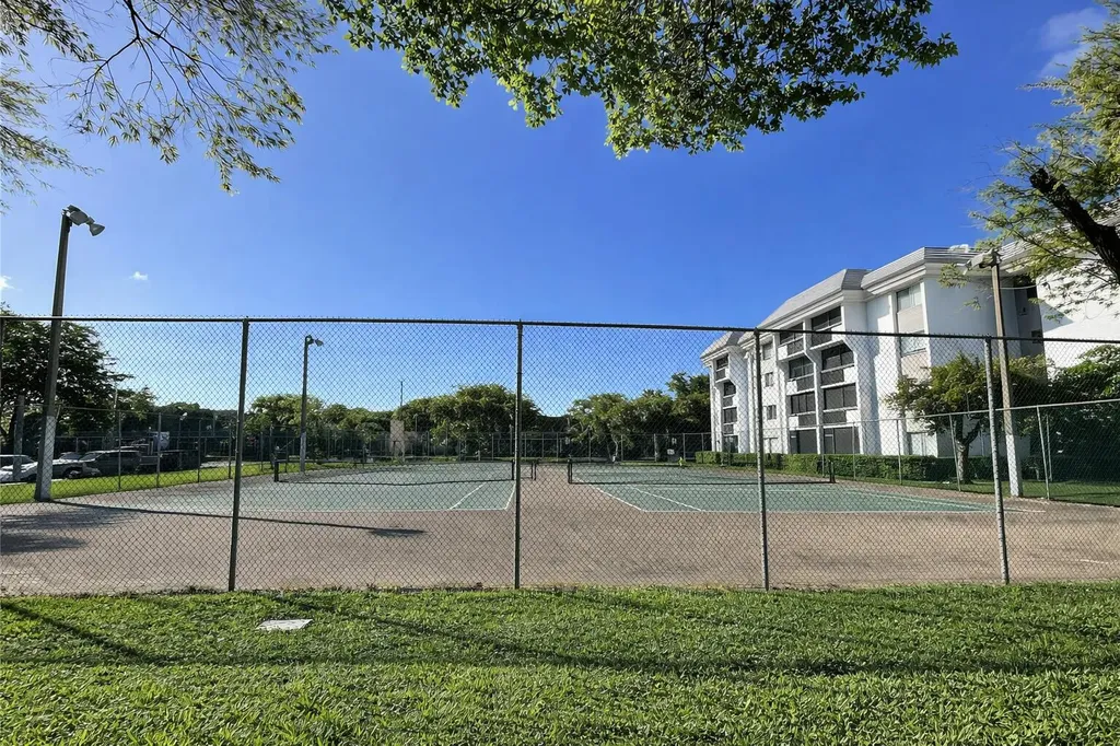 711 N Pine Island Road Plantation FL 33324