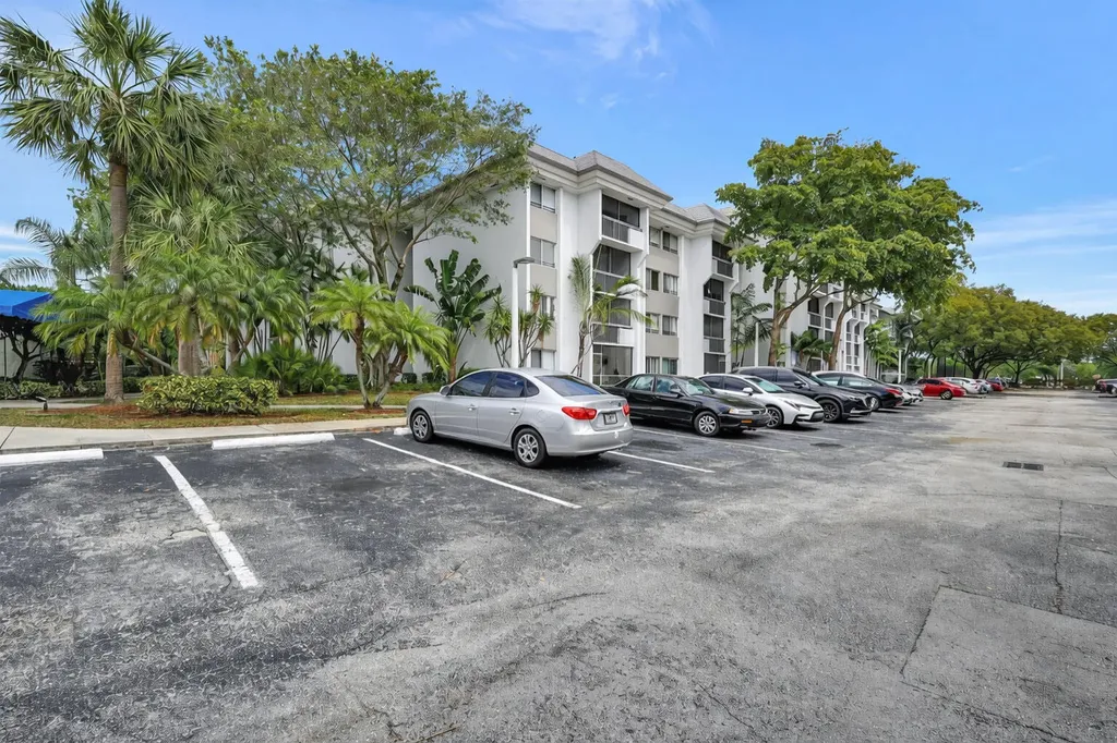 711 N Pine Island Road Plantation FL 33324