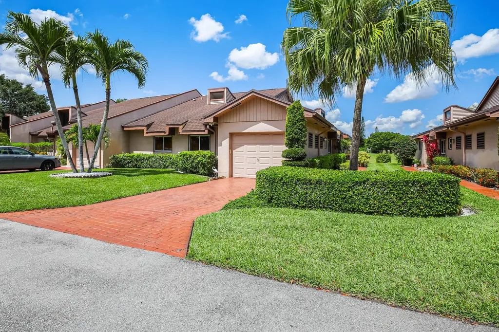 4733 S Fountains Drive S Lake Worth FL 33467