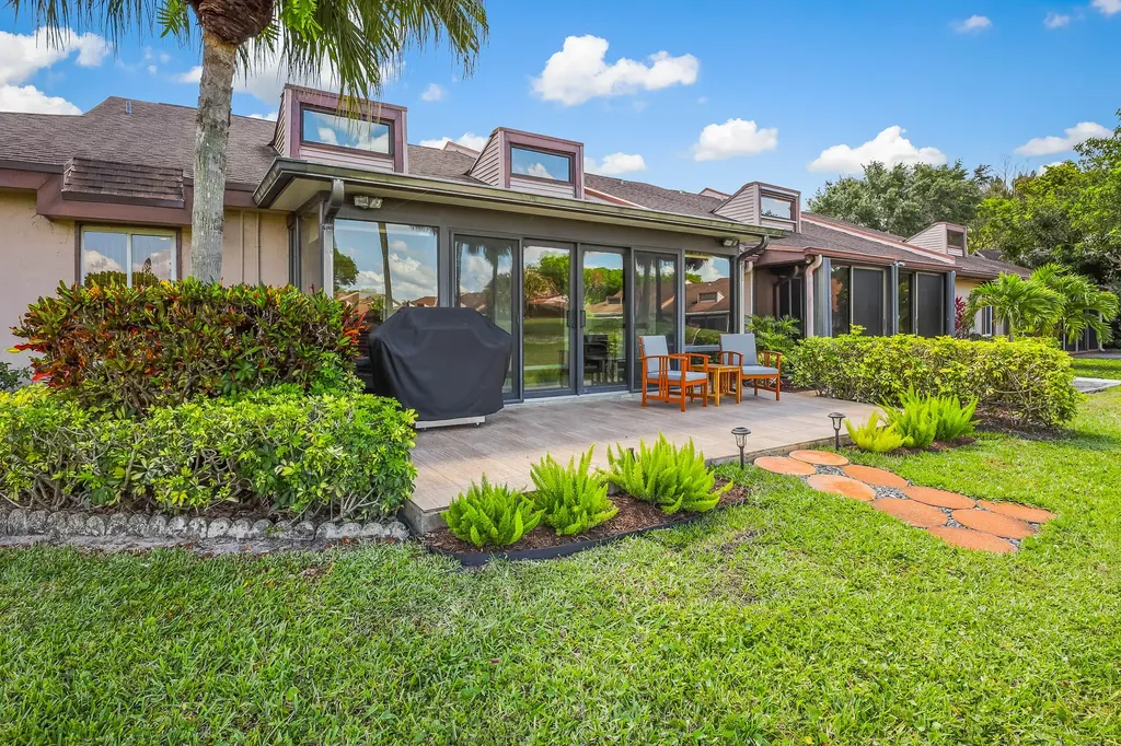 4733 S Fountains Drive S Lake Worth FL 33467