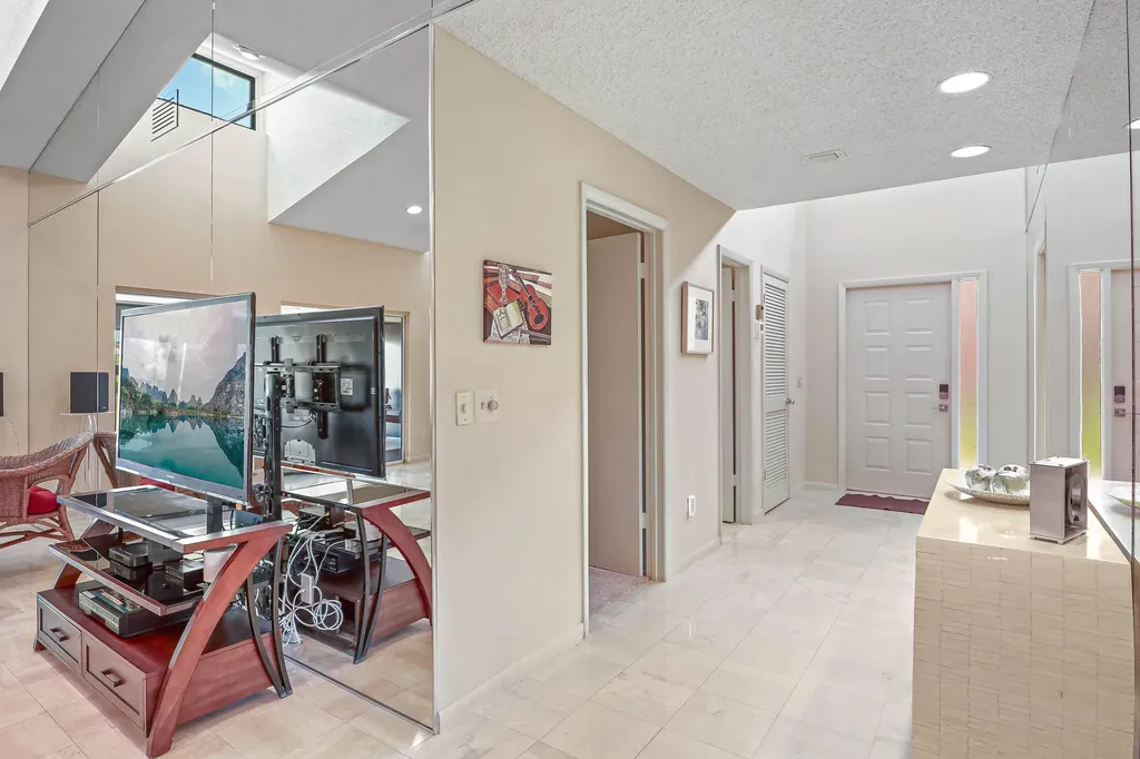 4733 S Fountains Drive S Lake Worth FL 33467