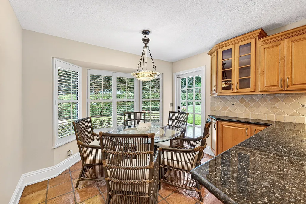 6 Tarrington Circle Palm Beach Gardens FL 33418