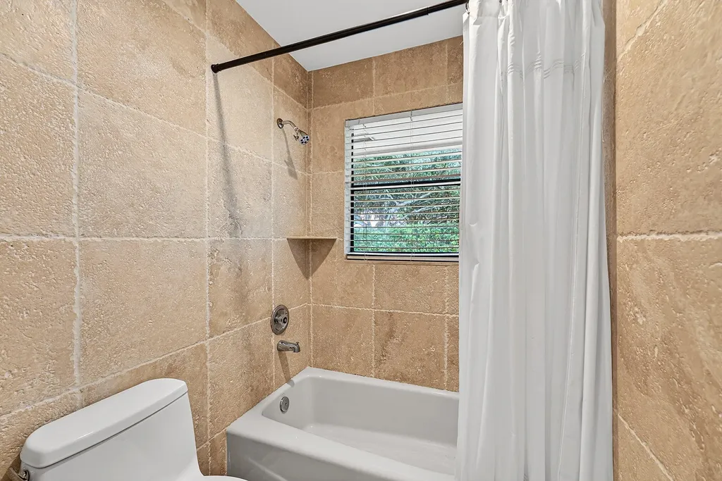 6 Tarrington Circle Palm Beach Gardens FL 33418