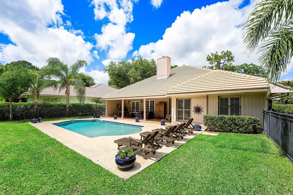 6 Tarrington Circle Palm Beach Gardens FL 33418