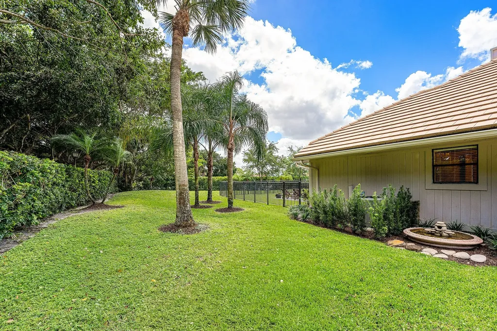 6 Tarrington Circle Palm Beach Gardens FL 33418