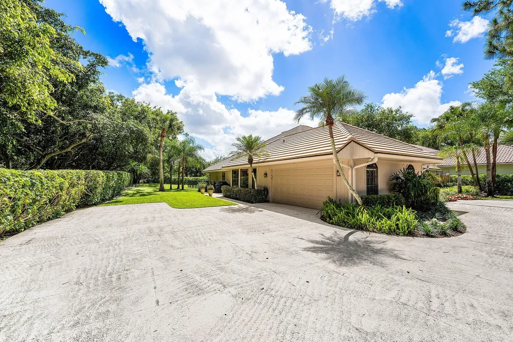 6 Tarrington Circle Palm Beach Gardens FL 33418