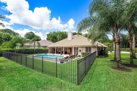 6 Tarrington Circle Palm Beach Gardens FL 33418