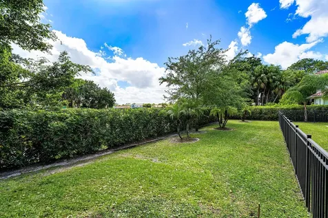6 Tarrington Circle Palm Beach Gardens FL 33418