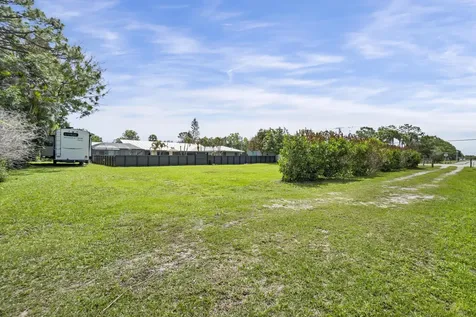 5588 SE Lamay Drive Stuart FL 34997