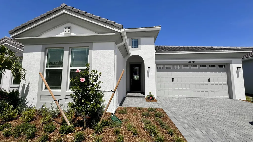 5722 Aleppo Pine Place Westlake FL 33470