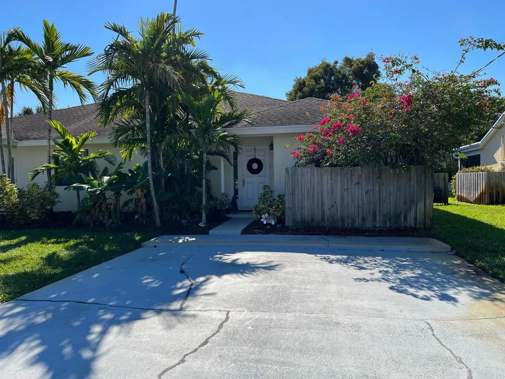 468 NE 42nd Street Boca Raton FL 33431
