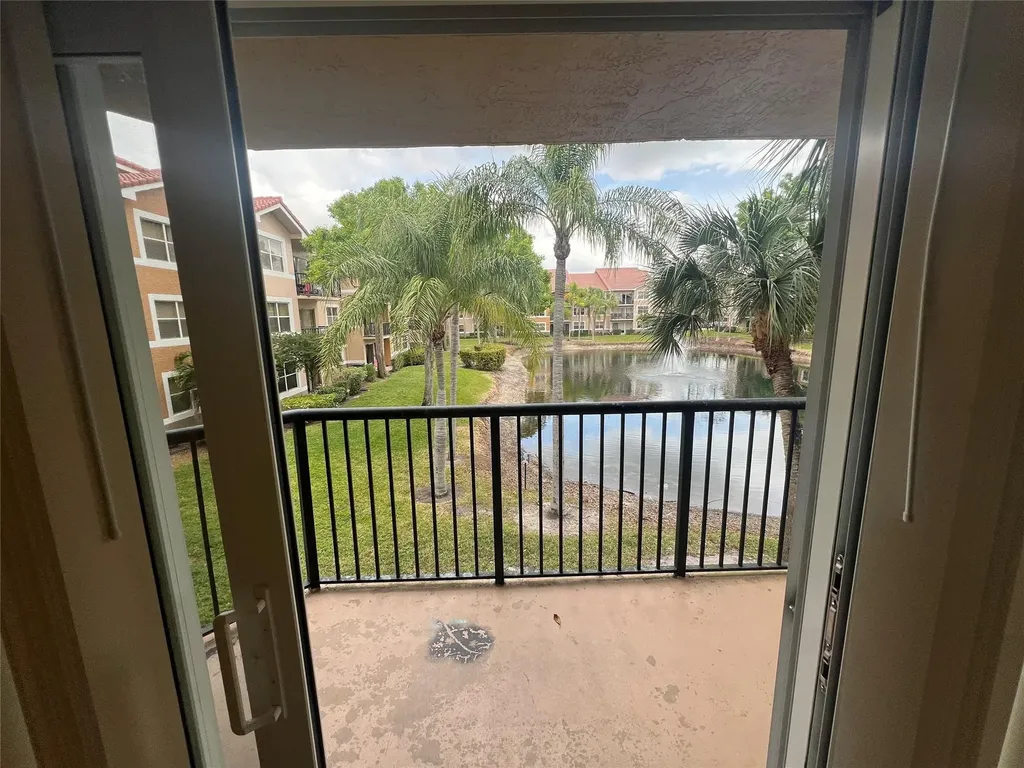8977 Wiles Road Coral Springs FL 33067