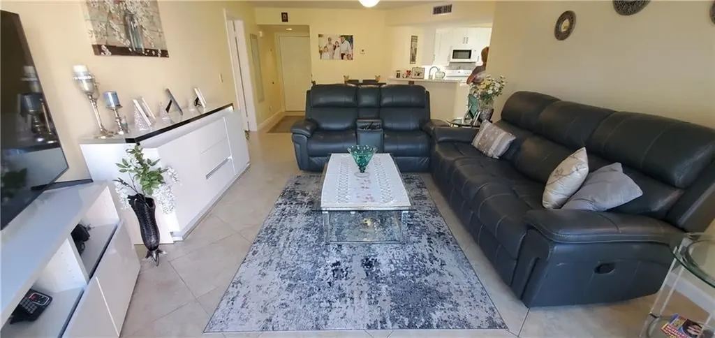 8977 Wiles Road Coral Springs FL 33067
