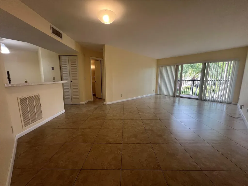 8977 Wiles Road Coral Springs FL 33067