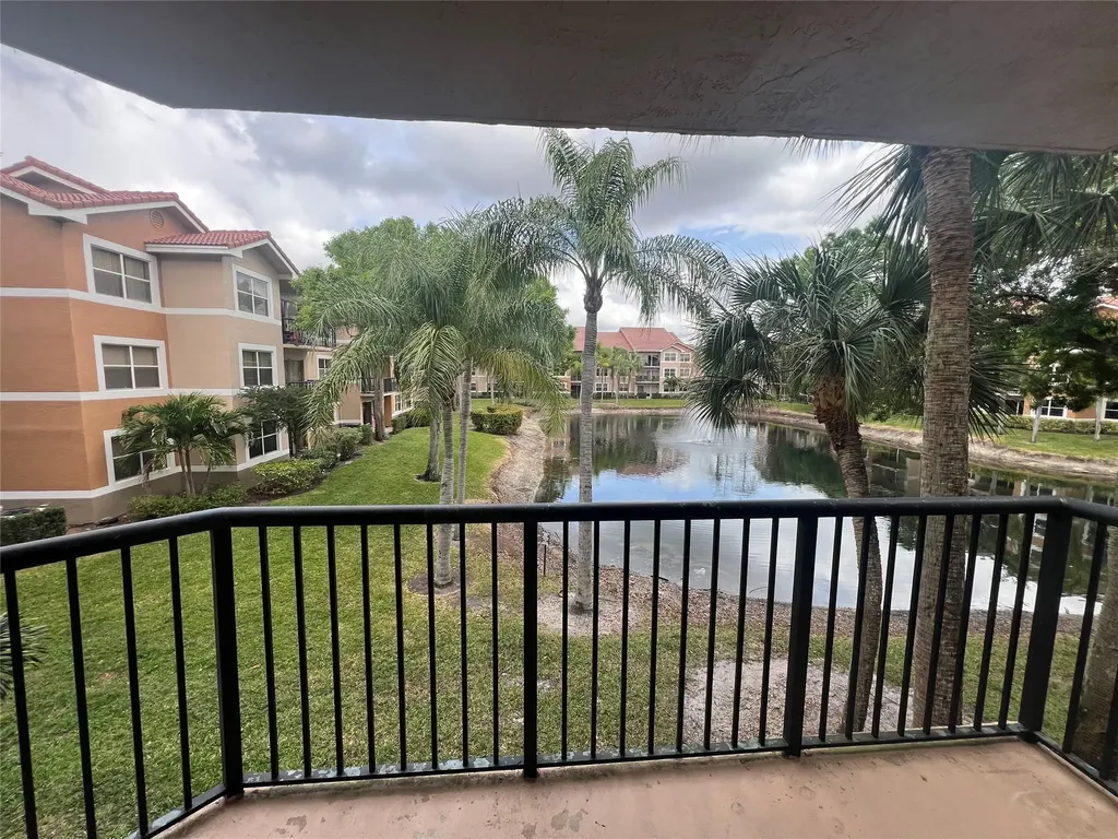 8977 Wiles Road Coral Springs FL 33067