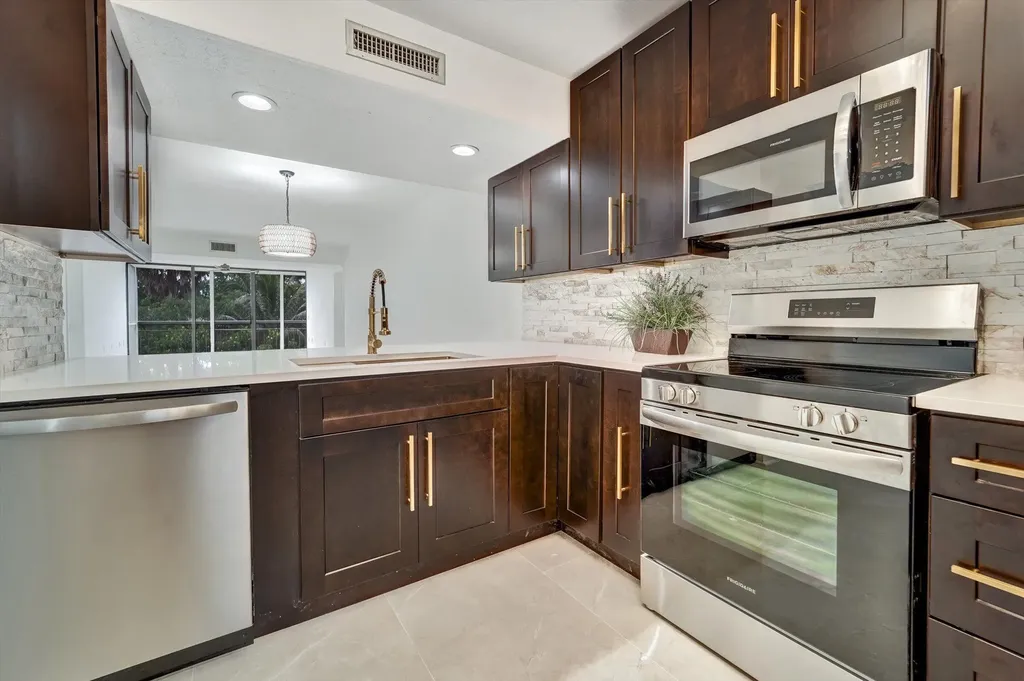 6181 Balboa Circle Boca Raton FL 33433