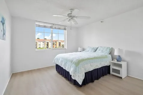 157 Yacht Club Way Hypoluxo FL 33462
