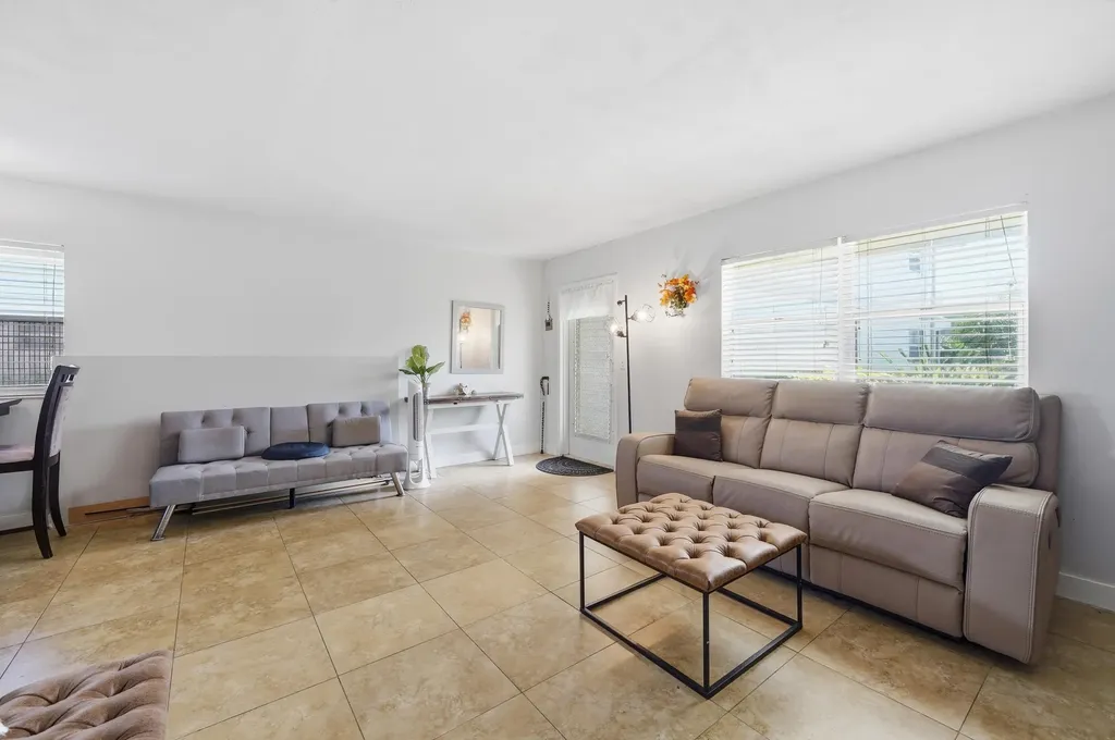 251 Monaco Way Delray Beach FL 33446