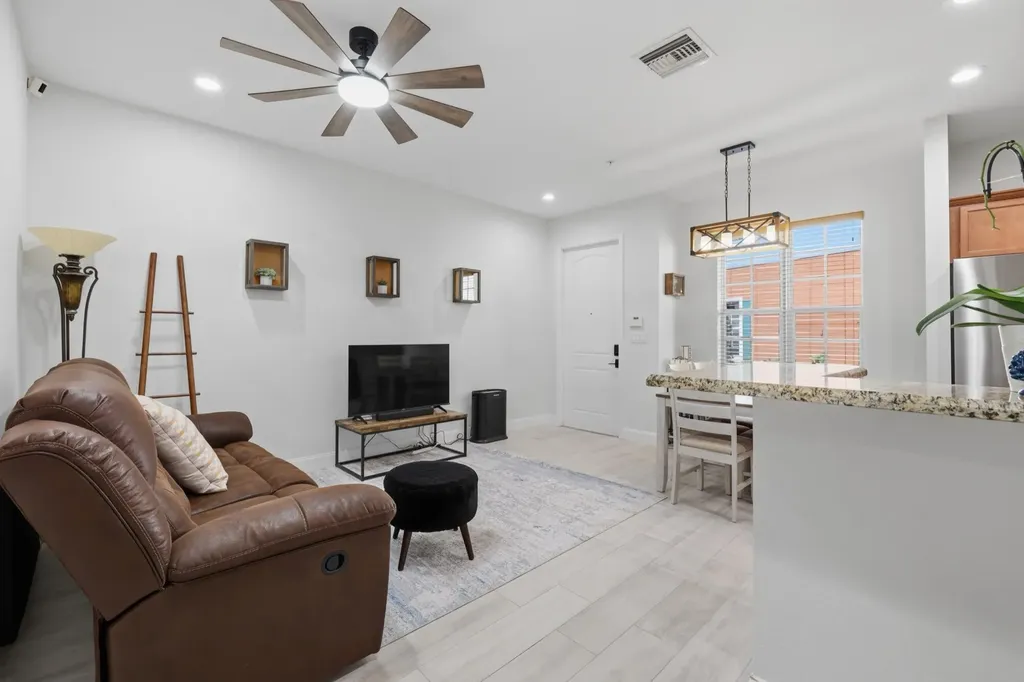 615 SW 2nd Terrace Pompano Beach FL 33060