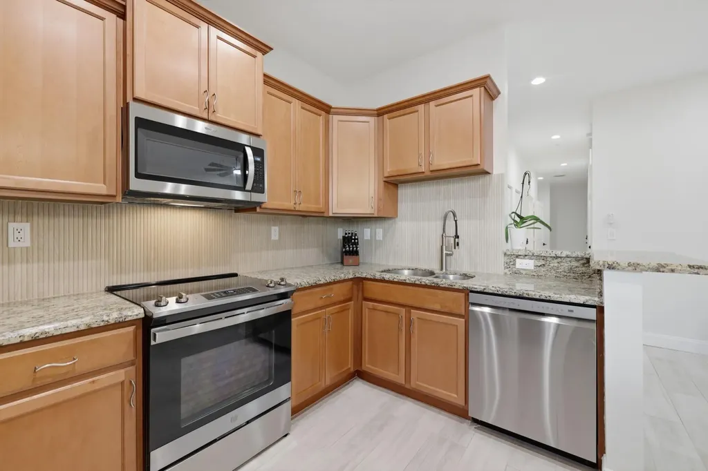 615 SW 2nd Terrace Pompano Beach FL 33060