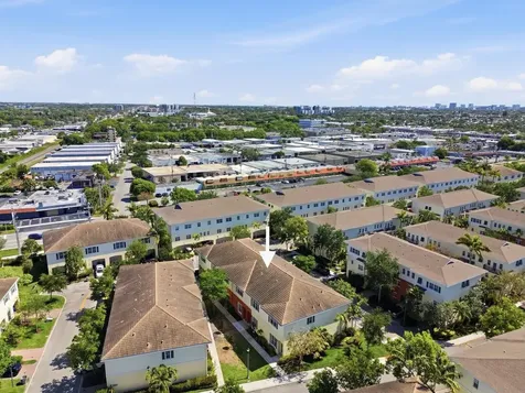 615 SW 2nd Terrace Pompano Beach FL 33060