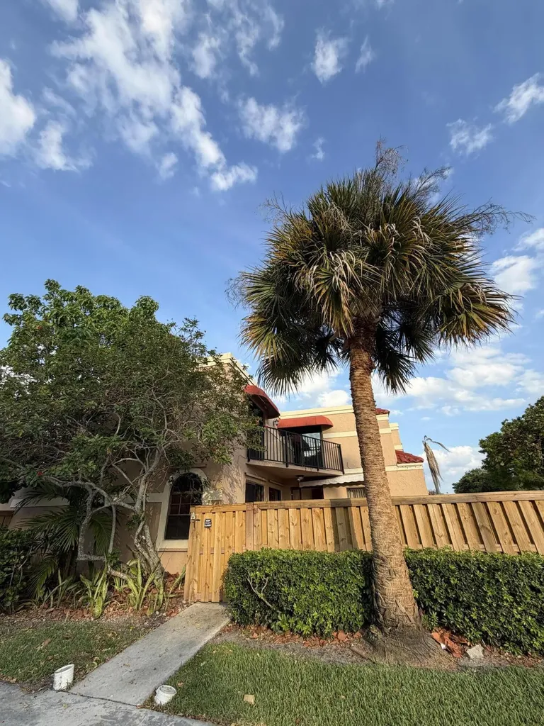 8273 Thames Boulevard Boca Raton FL 33433