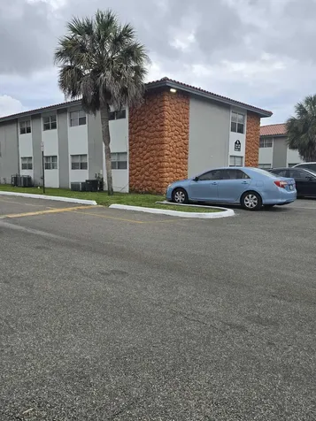 1201 SW 52nd Avenue North Lauderdale FL 33068