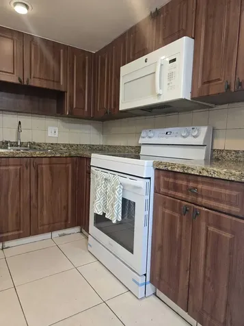 1201 SW 52nd Avenue North Lauderdale FL 33068