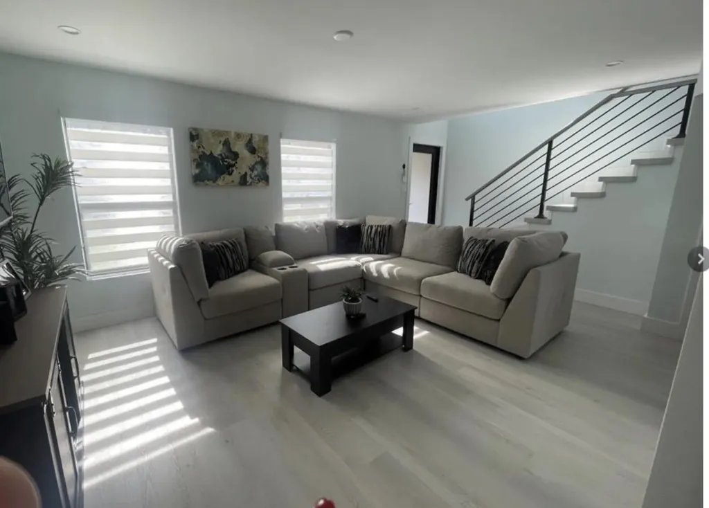 42 Madrid Lane Davie FL 33324