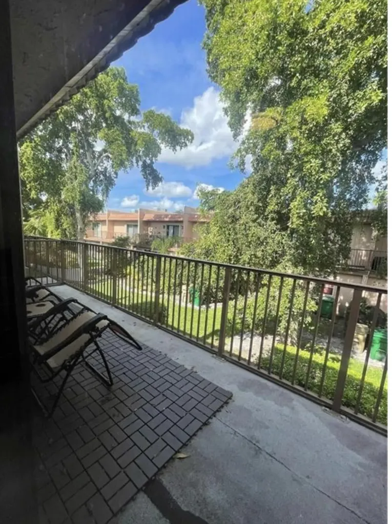 42 Madrid Lane Davie FL 33324