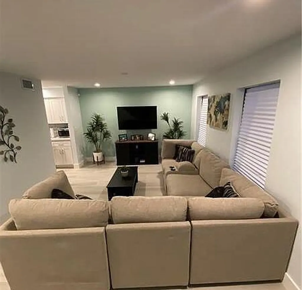 42 Madrid Lane Davie FL 33324