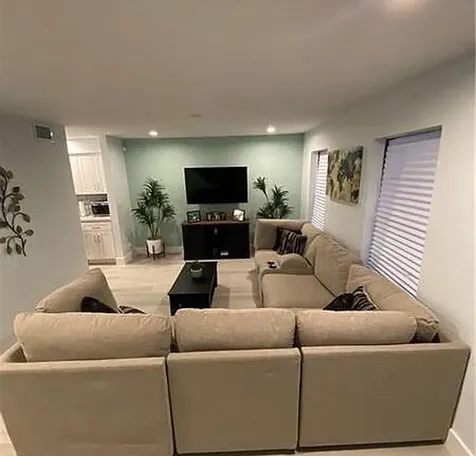 42 Madrid Lane Davie FL 33324