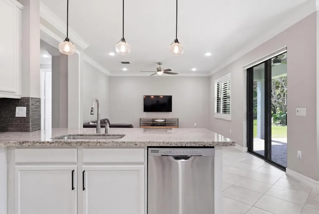 8230 Bergen Peak Terrace Boynton Beach FL 33473