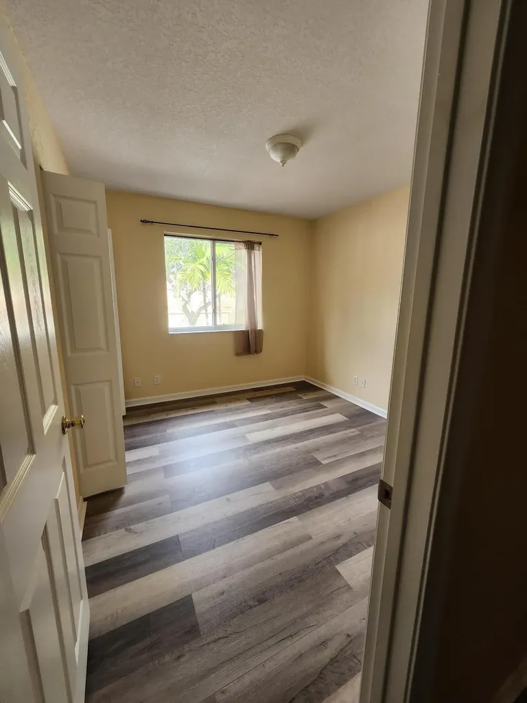 6098 Eaton Street West Palm Beach FL 33411