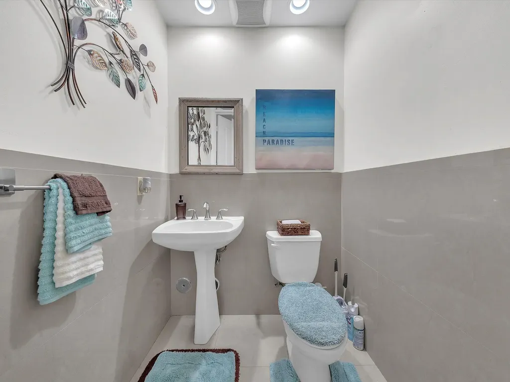 3055 NW 126th Avenue Sunrise FL 33323
