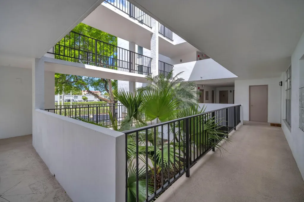 6921 Cypress Road Plantation FL 33317