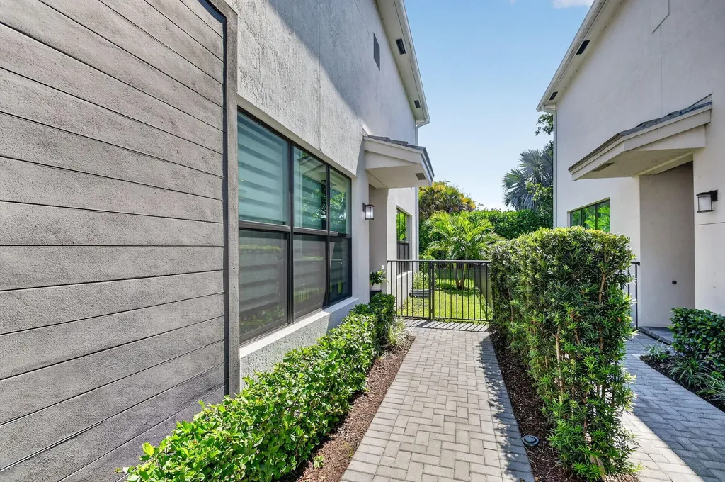 4364 Serpens Lane Lake Worth FL 33467