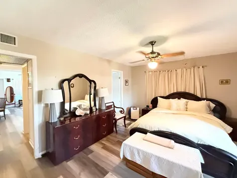 228 Canterbury J West Palm Beach FL 33417