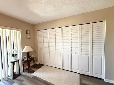 228 Canterbury J West Palm Beach FL 33417