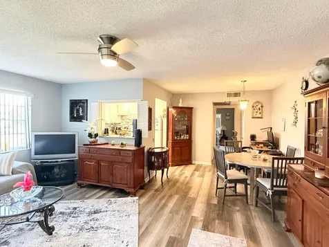 228 Canterbury J West Palm Beach FL 33417