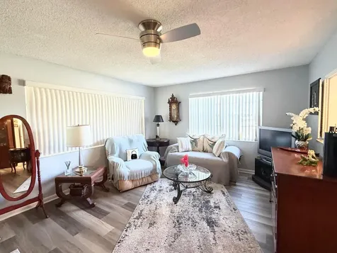 228 Canterbury J West Palm Beach FL 33417