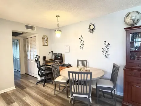 228 Canterbury J West Palm Beach FL 33417