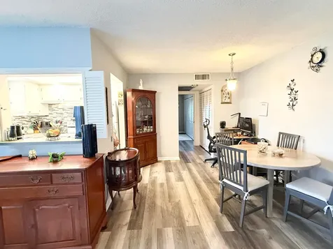 228 Canterbury J West Palm Beach FL 33417
