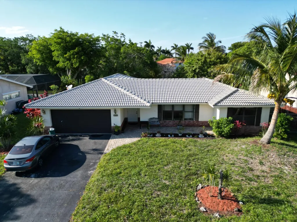8753 NW 27th Street Coral Springs FL 33065