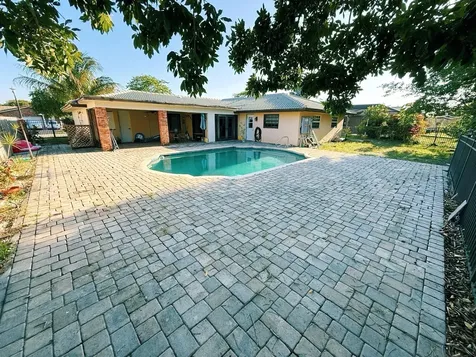 8753 NW 27th Street Coral Springs FL 33065