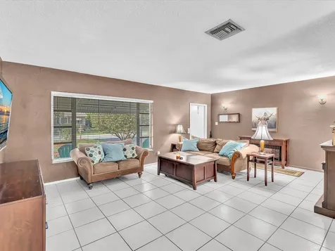 9603 NW 73rd Street Tamarac FL 33321